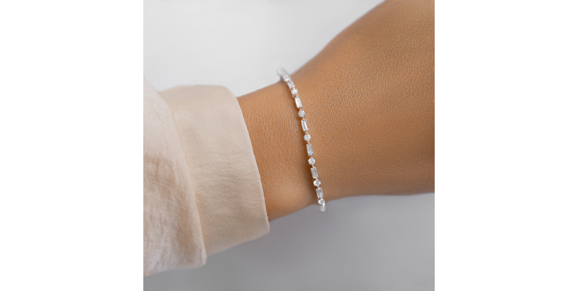 Bracelet with diamonds Sivir