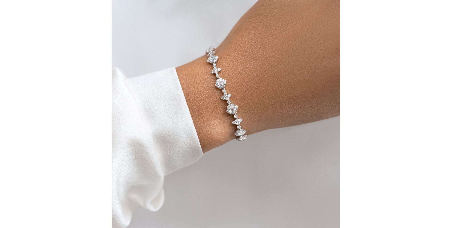 Bracelet with diamonds Danse Macabre