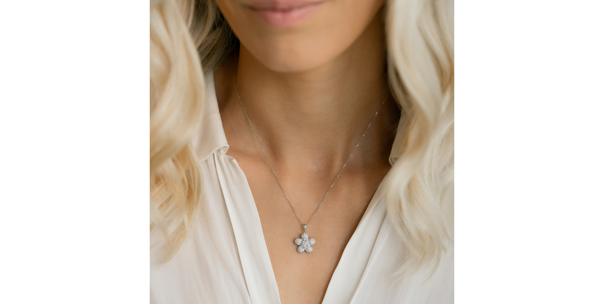 Diamond pendant Ramone