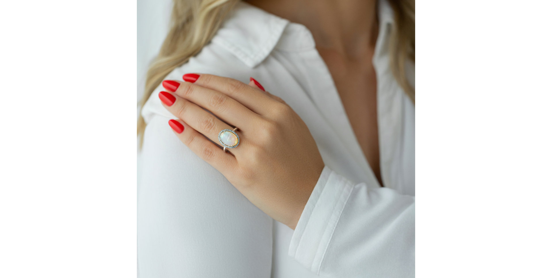 Diamond ring with Opal and Sapphire Opal Elegance