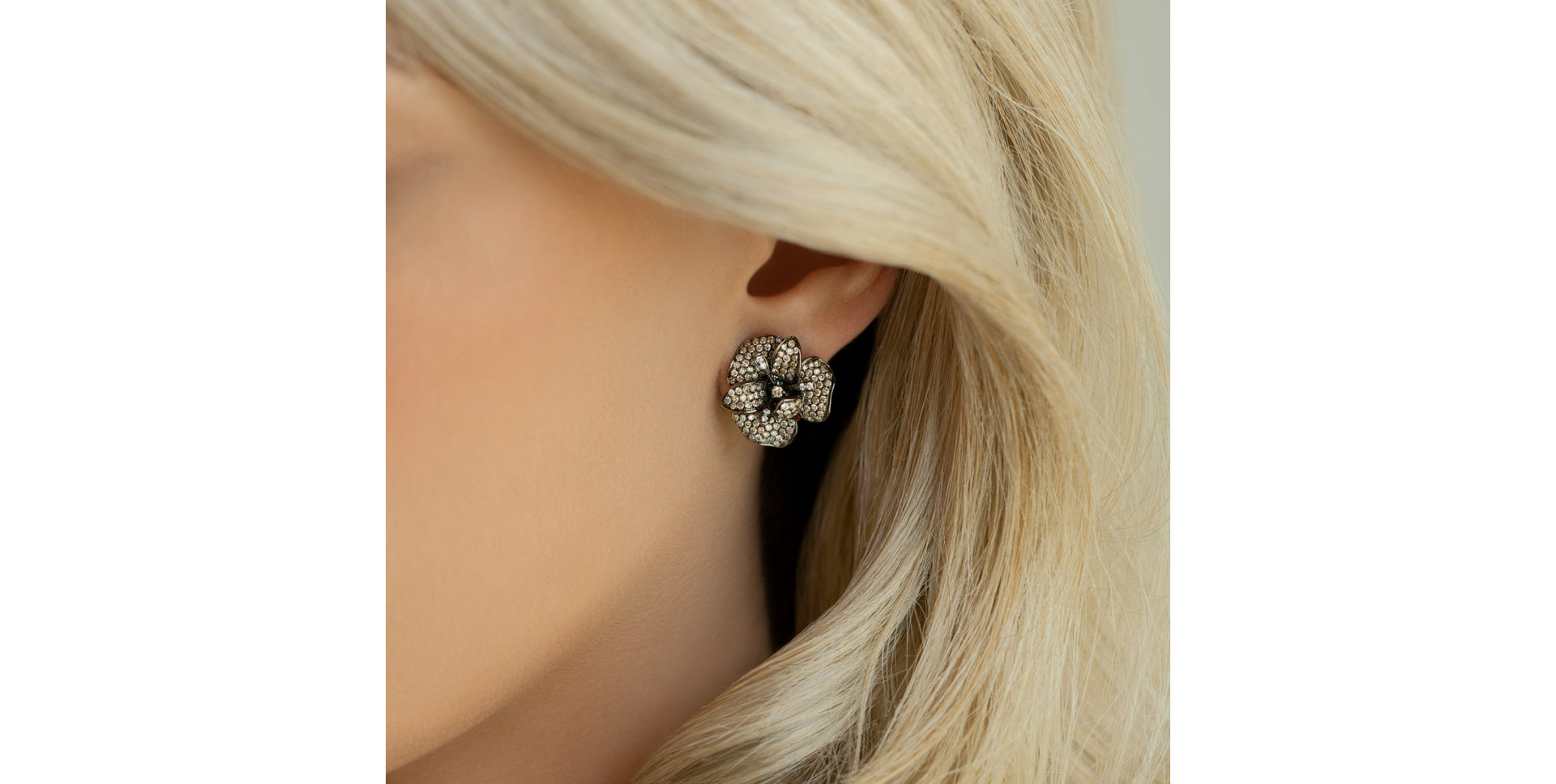 Earrings with brown and white diamonds Diabolical Flower