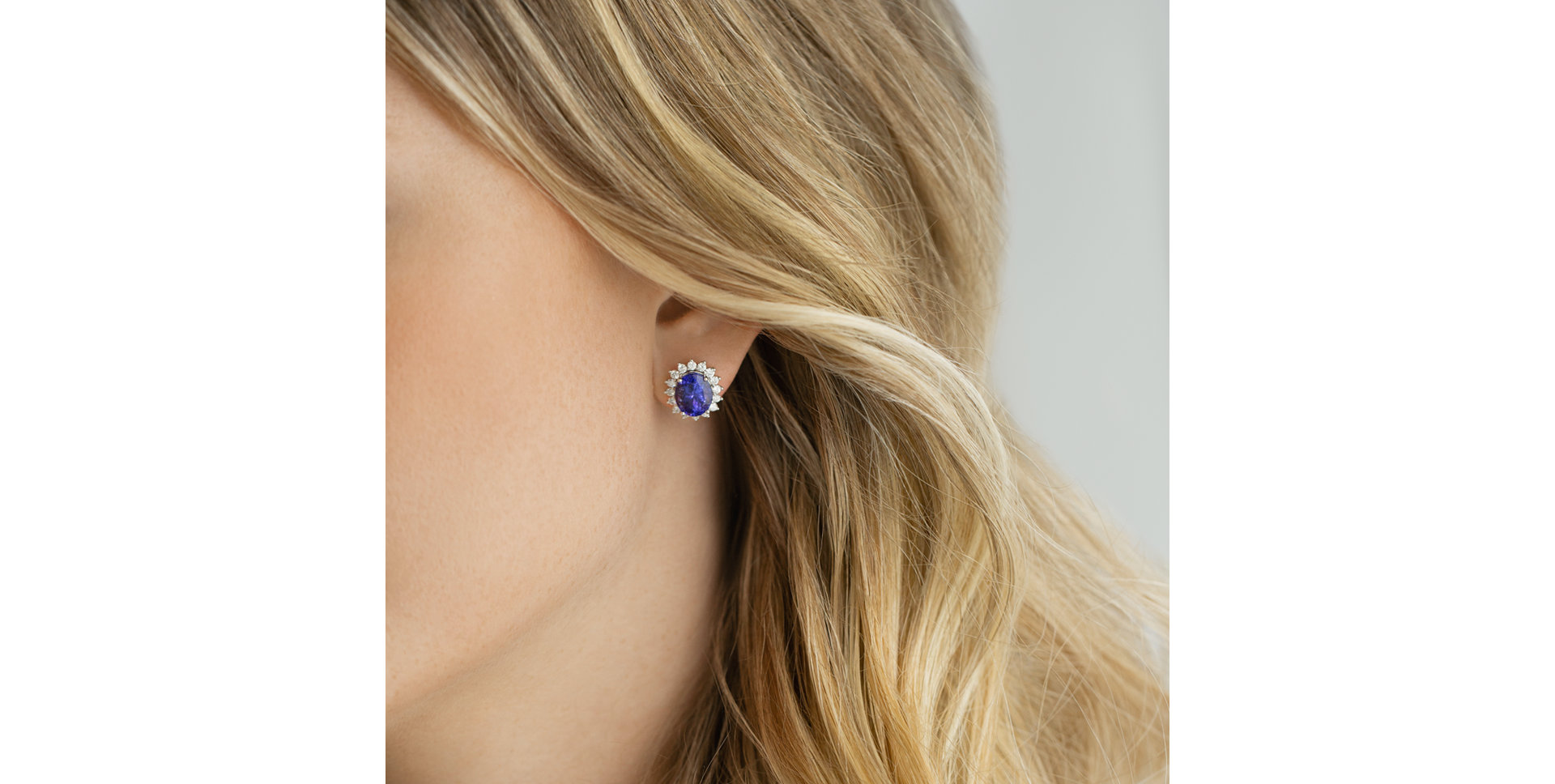 Diamond earrings with Tanzanite Queen Empire