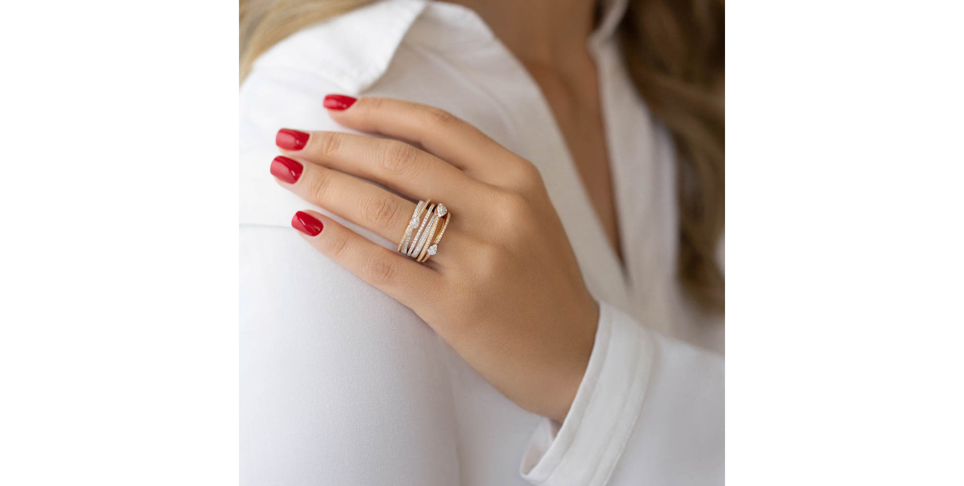 Diamond ring Aphrodite Signature