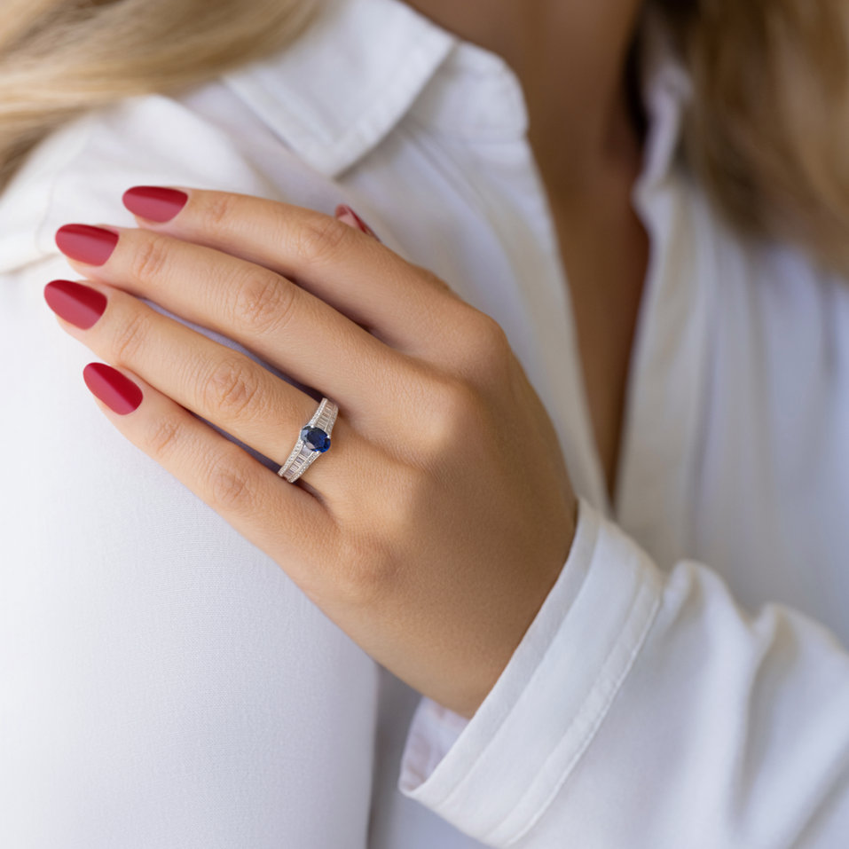 Diamond ring with Sapphire Sapphire Desire