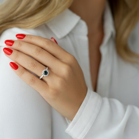 Diamond ring with Sapphire Royal Envoy
