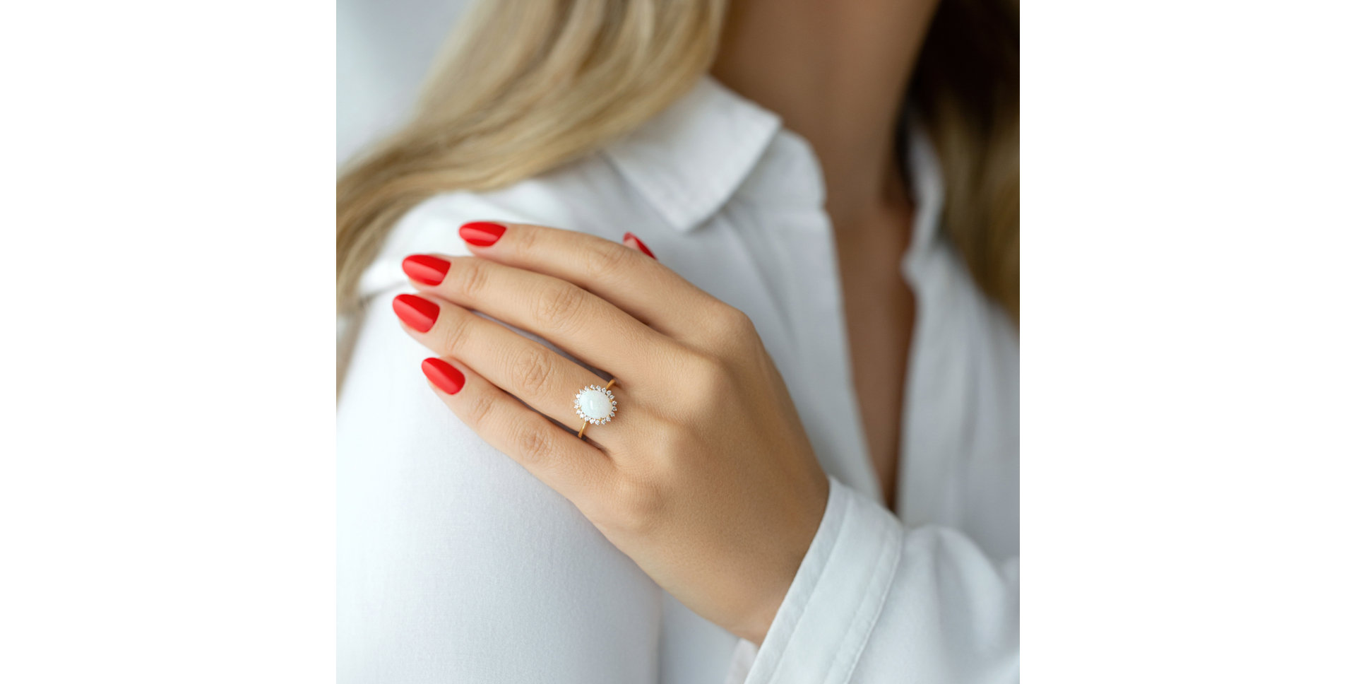 Diamond ring with Opal Sorrow Queen