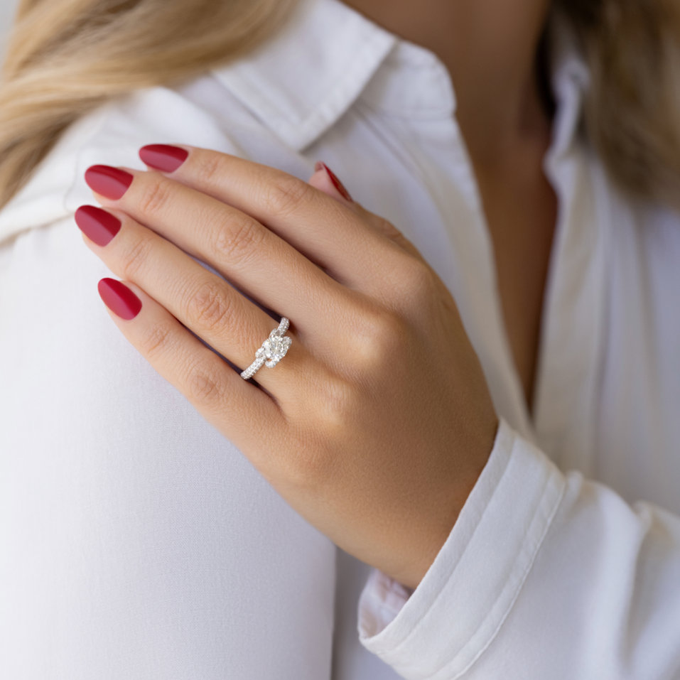 Diamond ring Countess Star