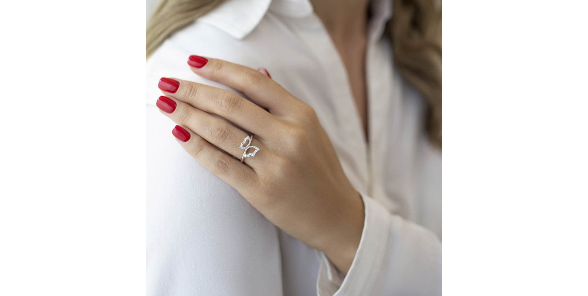 Diamond ring Chatoyant Butterfly