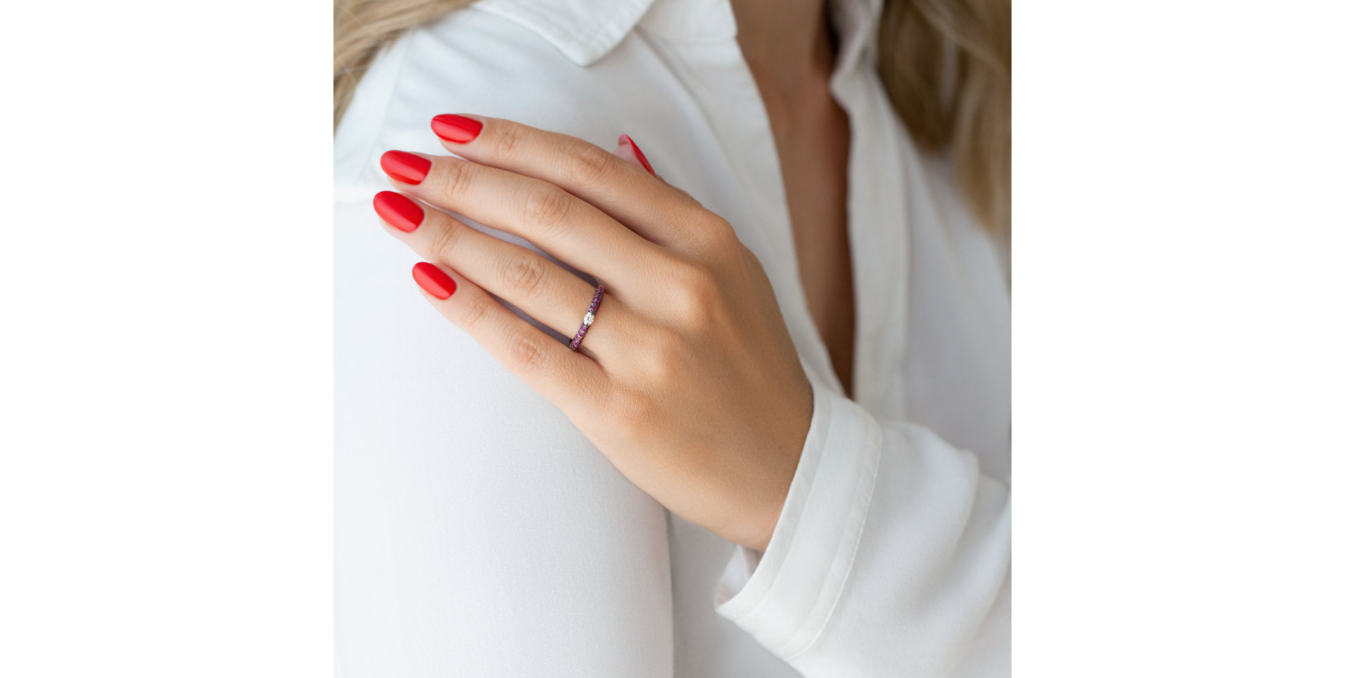 Diamond ring with Ruby Nanlisa