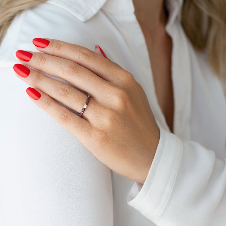 Diamond ring with Ruby Nanlisa