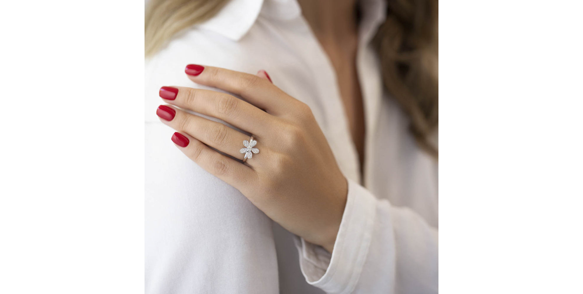 Diamond ring Chanelle