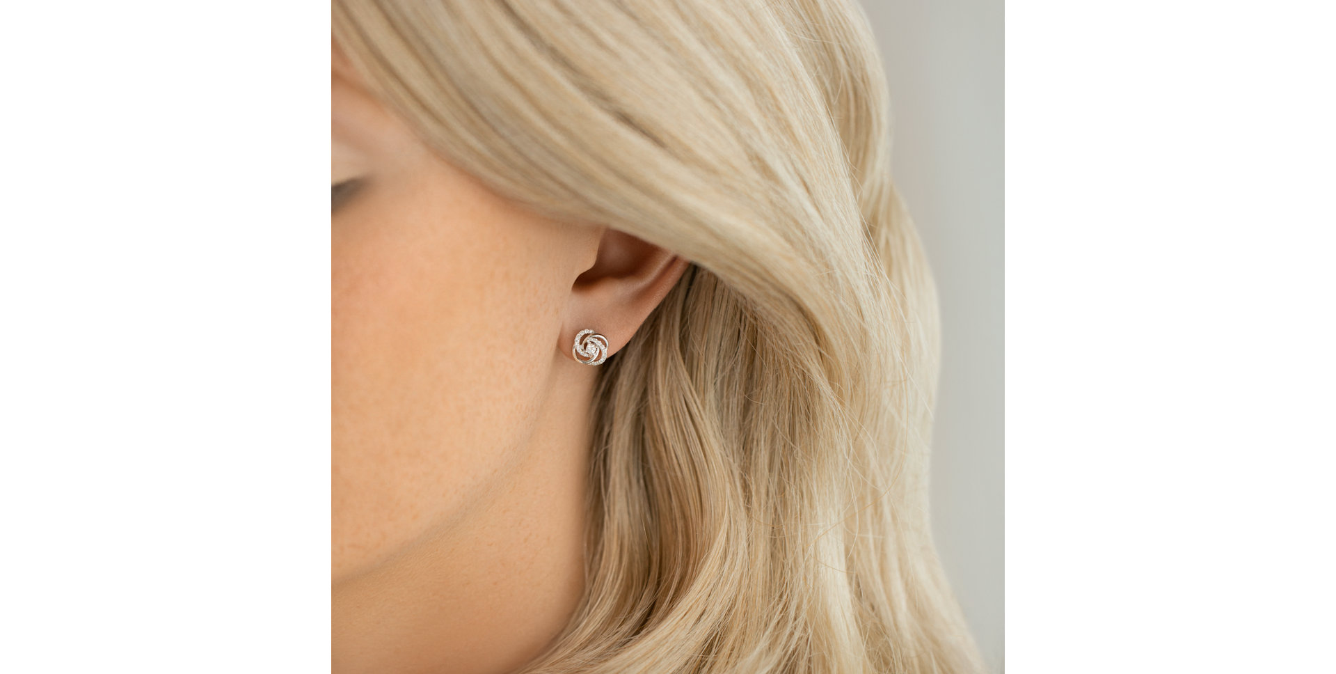 Diamond earrings Rosettes