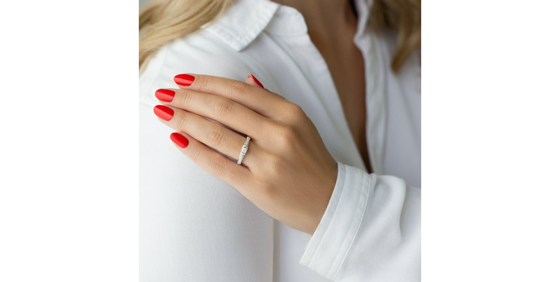 Diamond ring Cure of Luxus