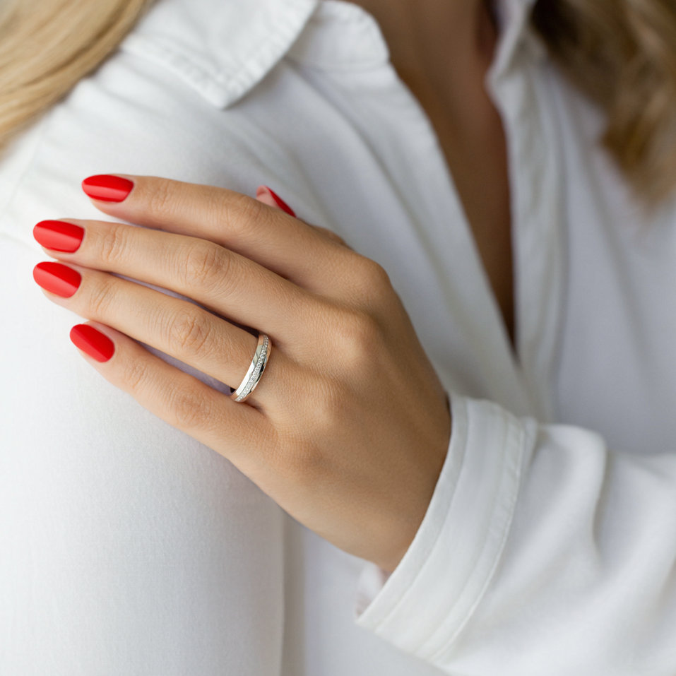 Diamond ring Shiny Circulation