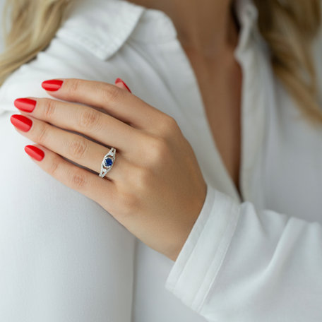 Diamond ring with Emerald Merci