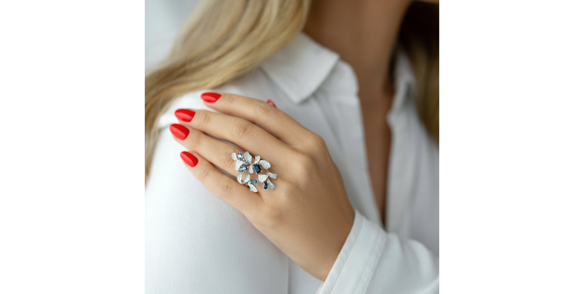 Diamond ring with Sapphire Czarina Bloom