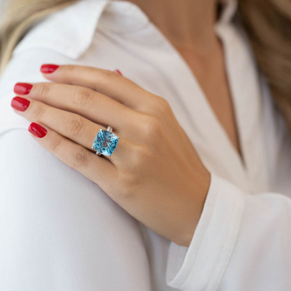 Diamond ring with Topaz Blue Czarina