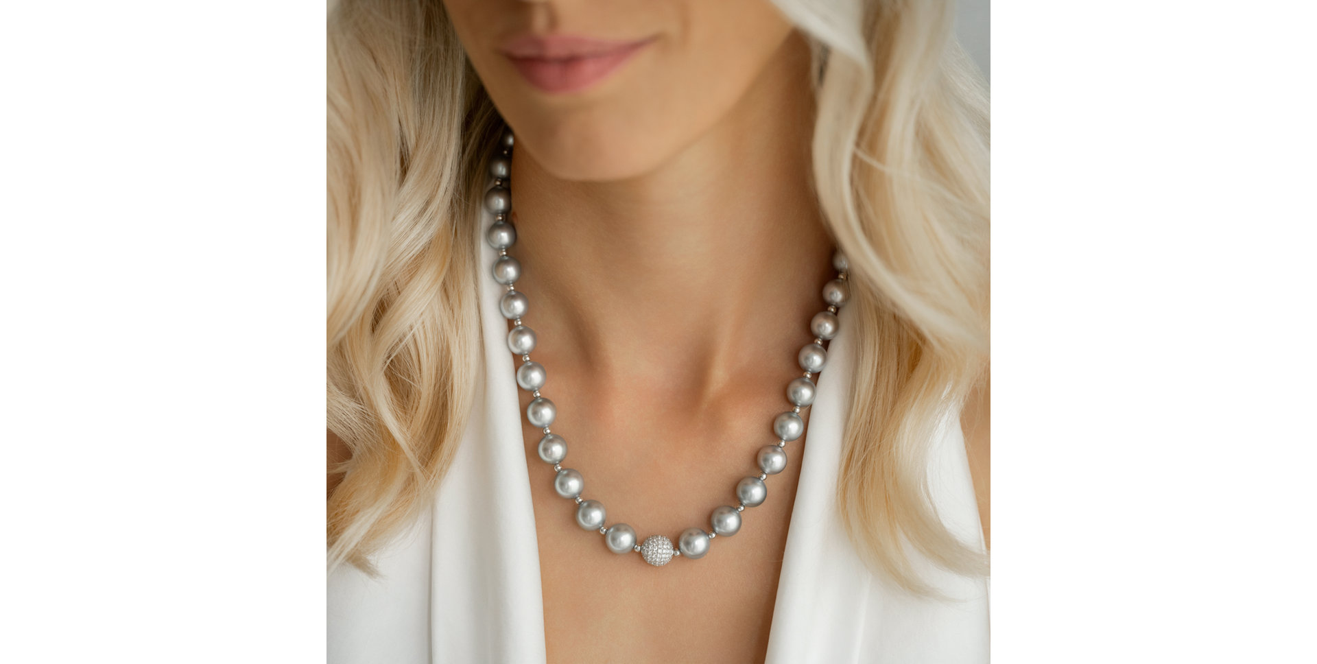 Diamond necklace with Pearl Charming Poetic