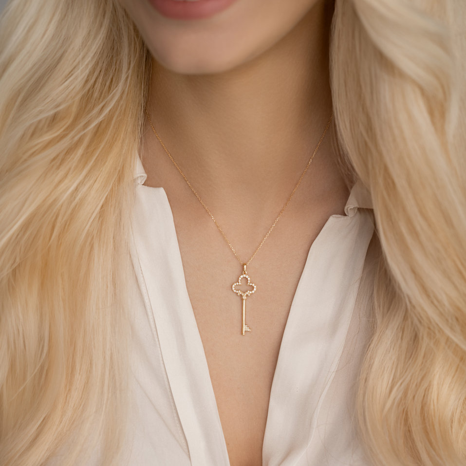 Diamond pendant Worlds Key
