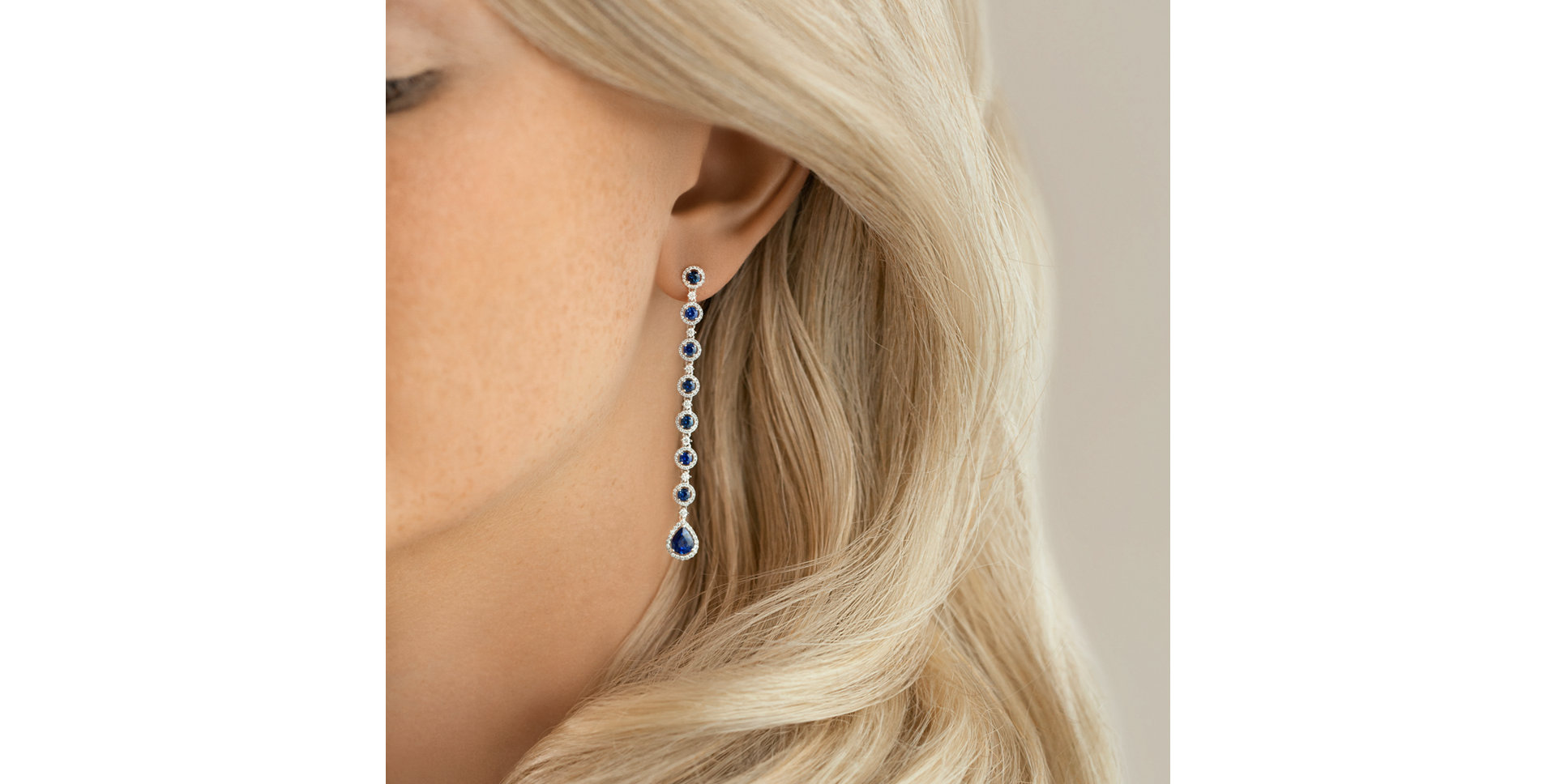 Diamond earrings with Sapphires Mephisto Ribbon
