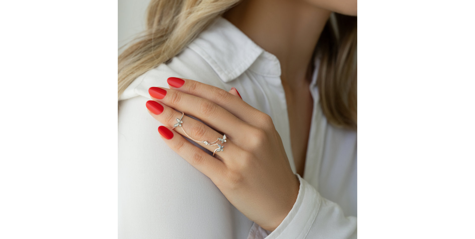 Diamond ring Connected Wings