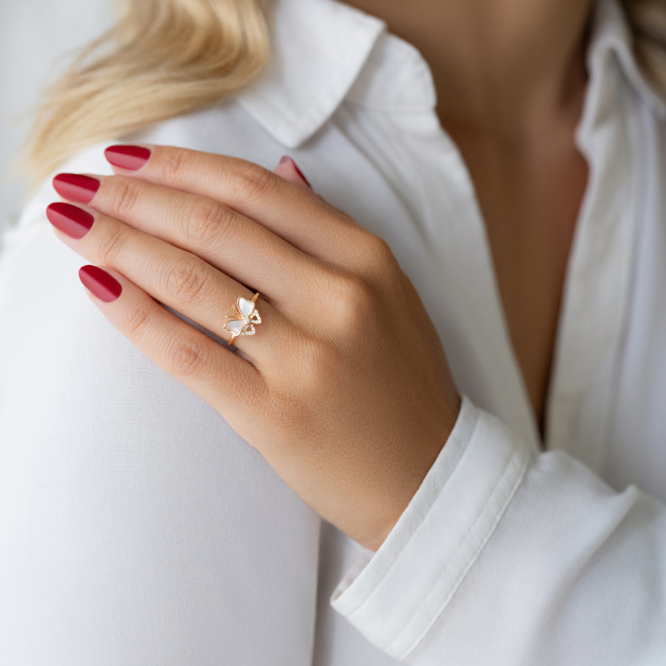 Diamond ring with Pearl Dancer of the Wind