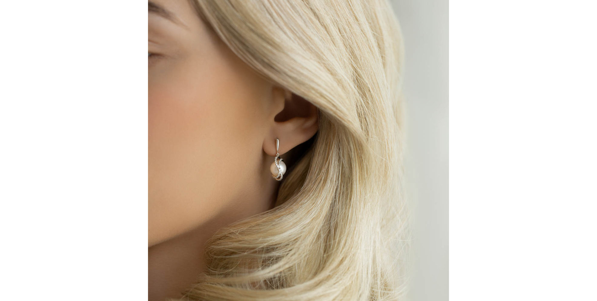 Diamond earrings with Pearl Cry me a river