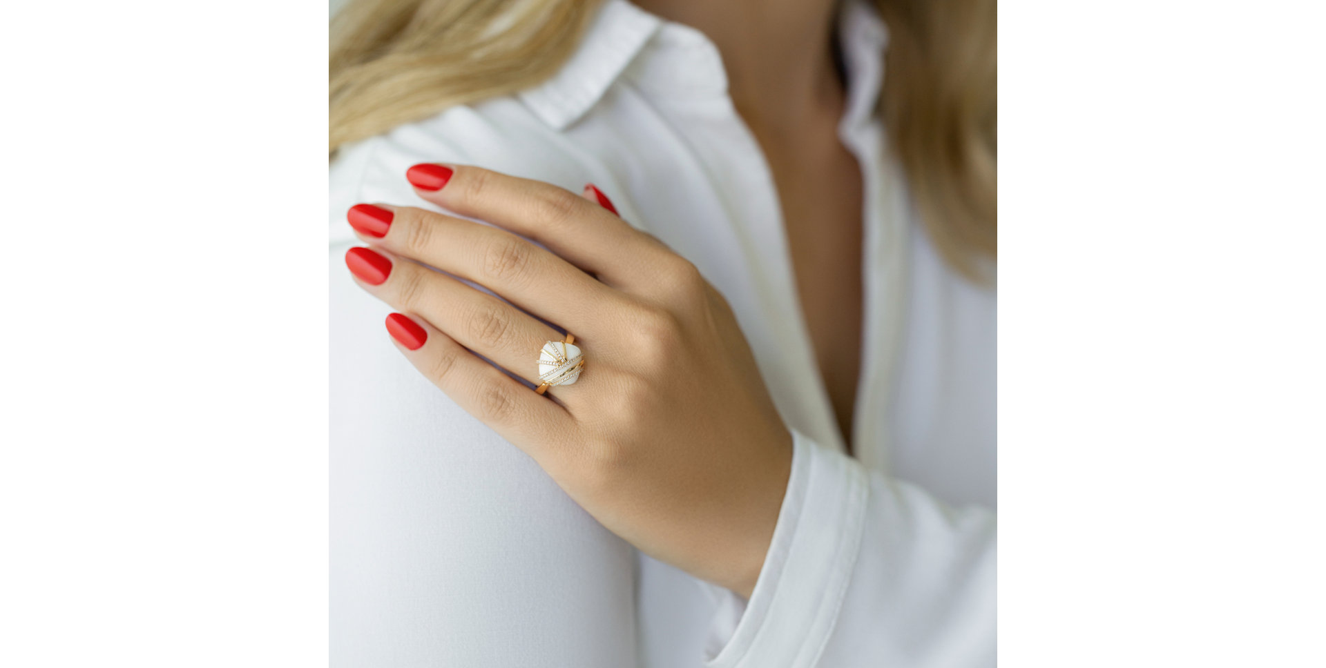 Diamond ring with Agate Magique