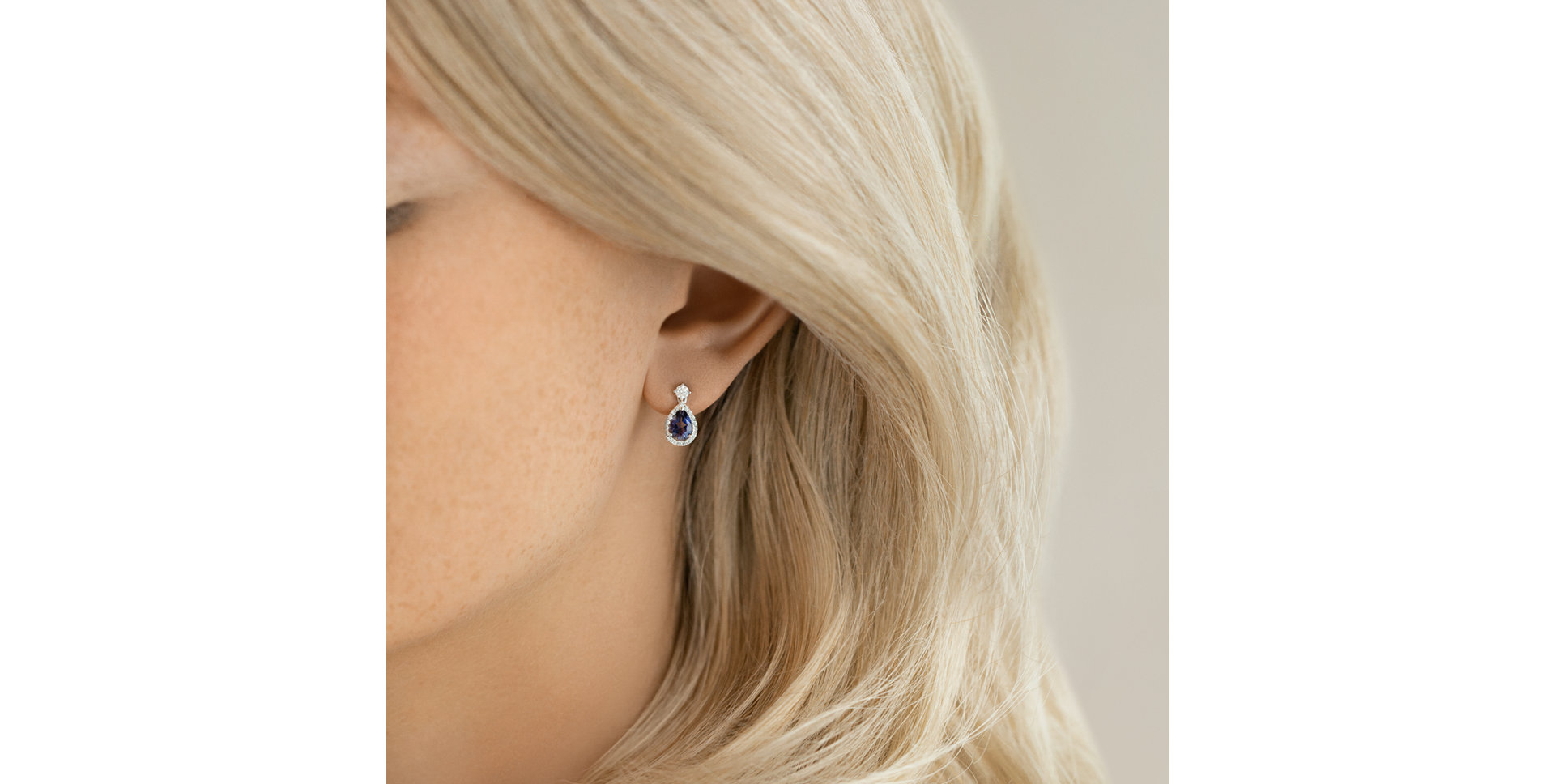 Diamond earrings with Iolite Shine Secret