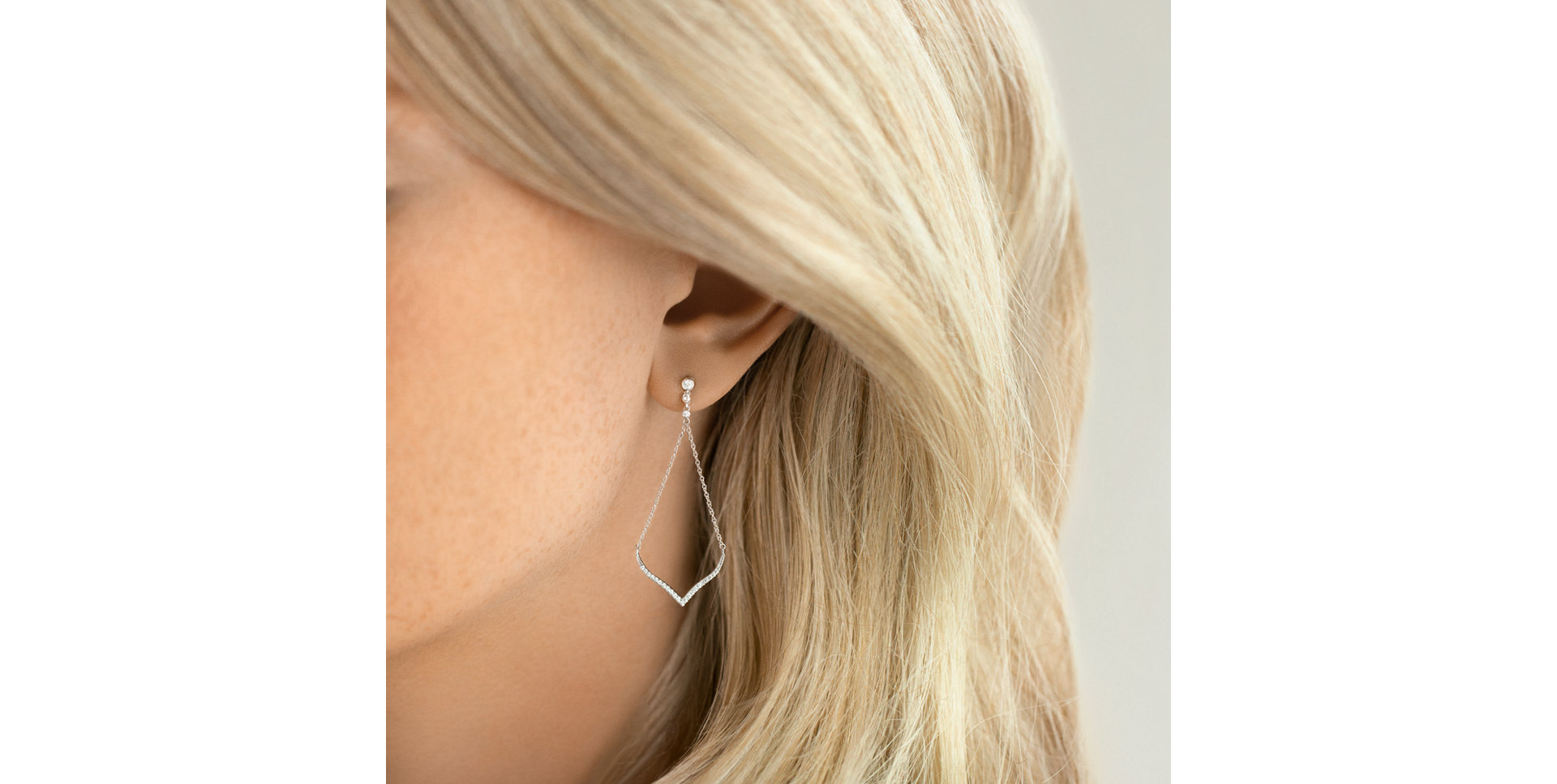 Diamond earrings Virgin Waterfall