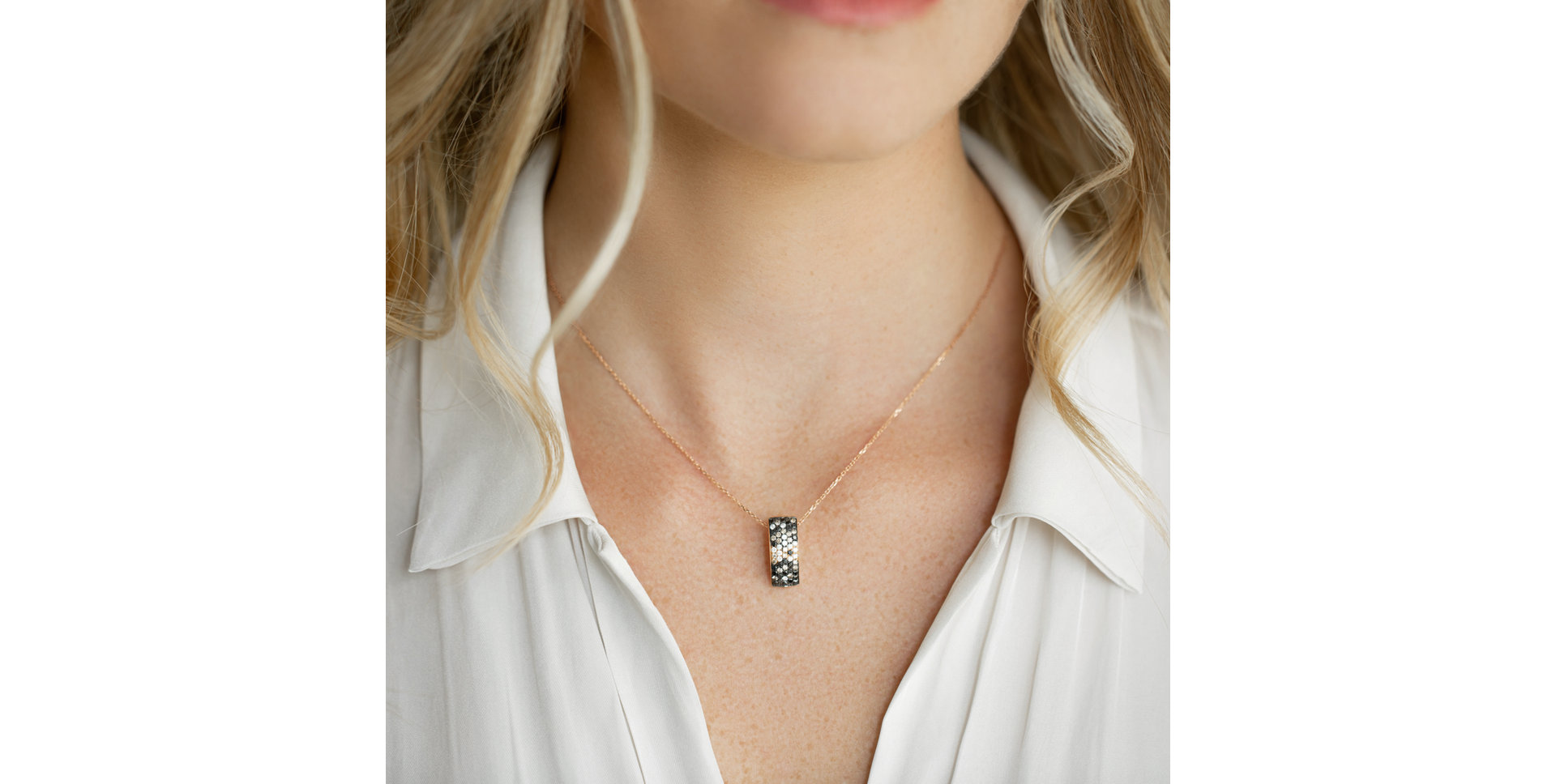 Pendant with black and white diamonds and brown Inferno Night