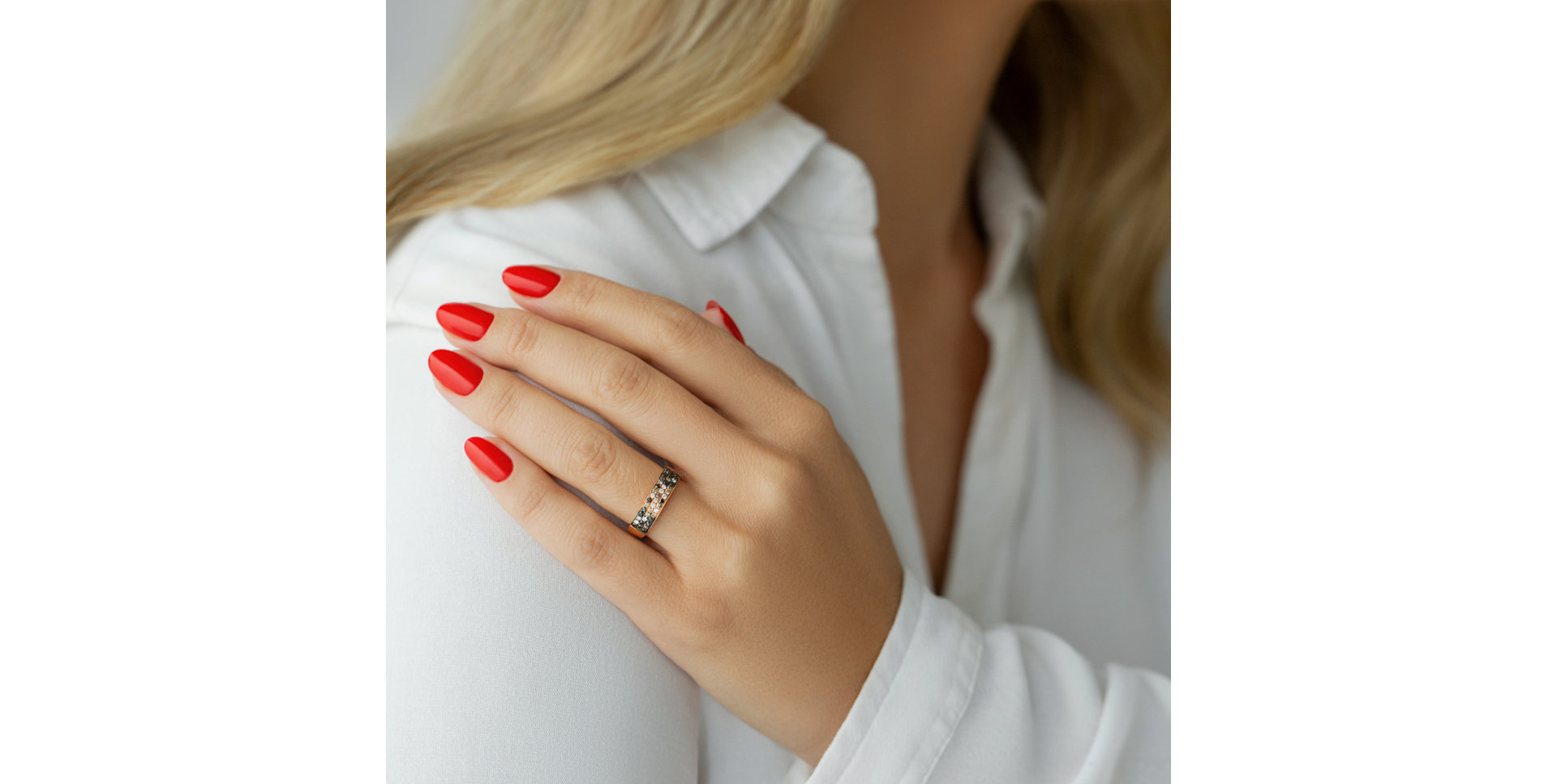 Ring with white, black and brown diamonds Inferno Sin