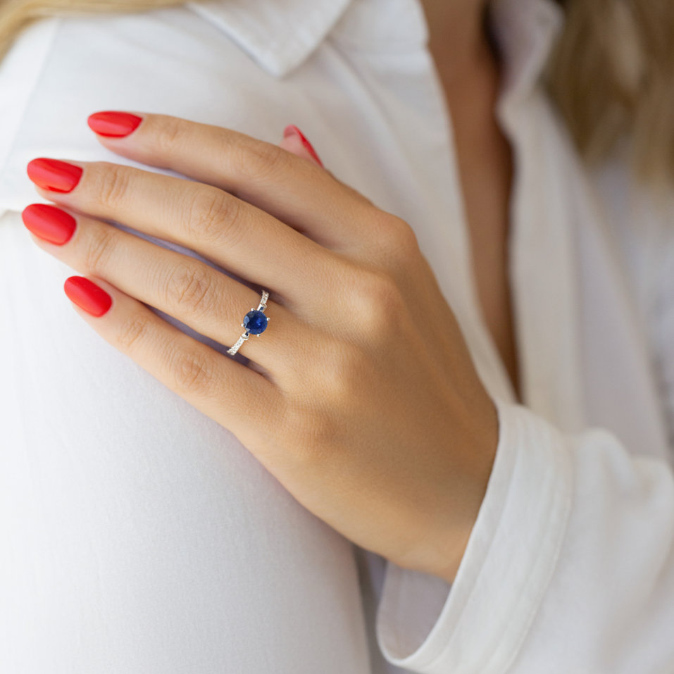 Diamond ring with Sapphire Midnight Phantom