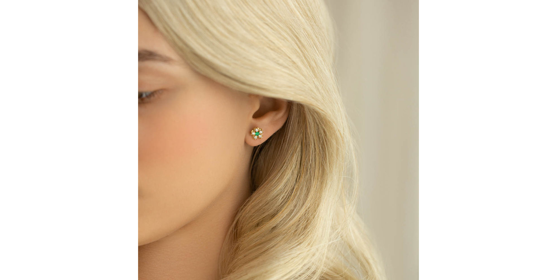 Diamond earrings with Emerald Asters