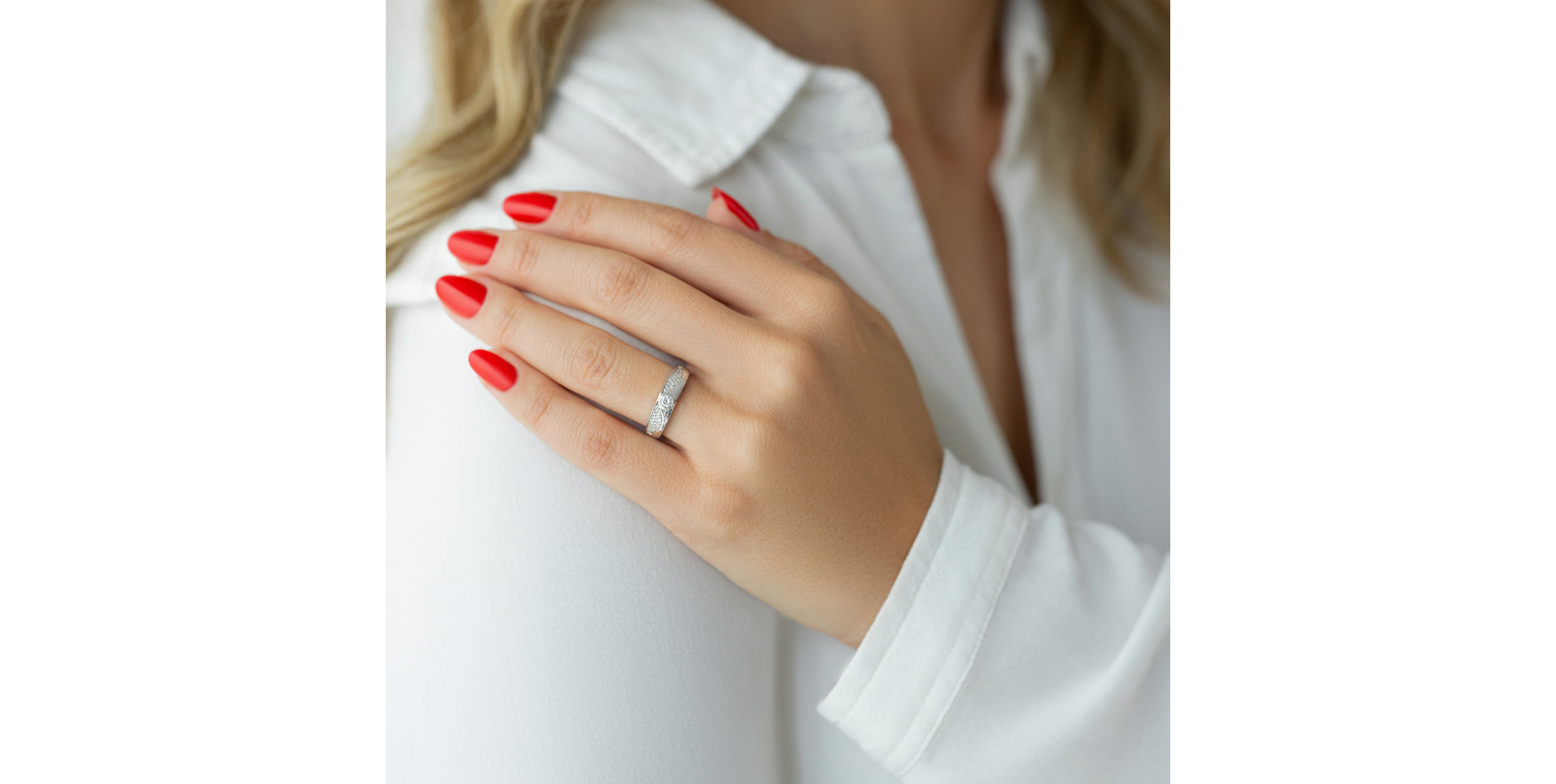 Diamond ring Delicate Dedication