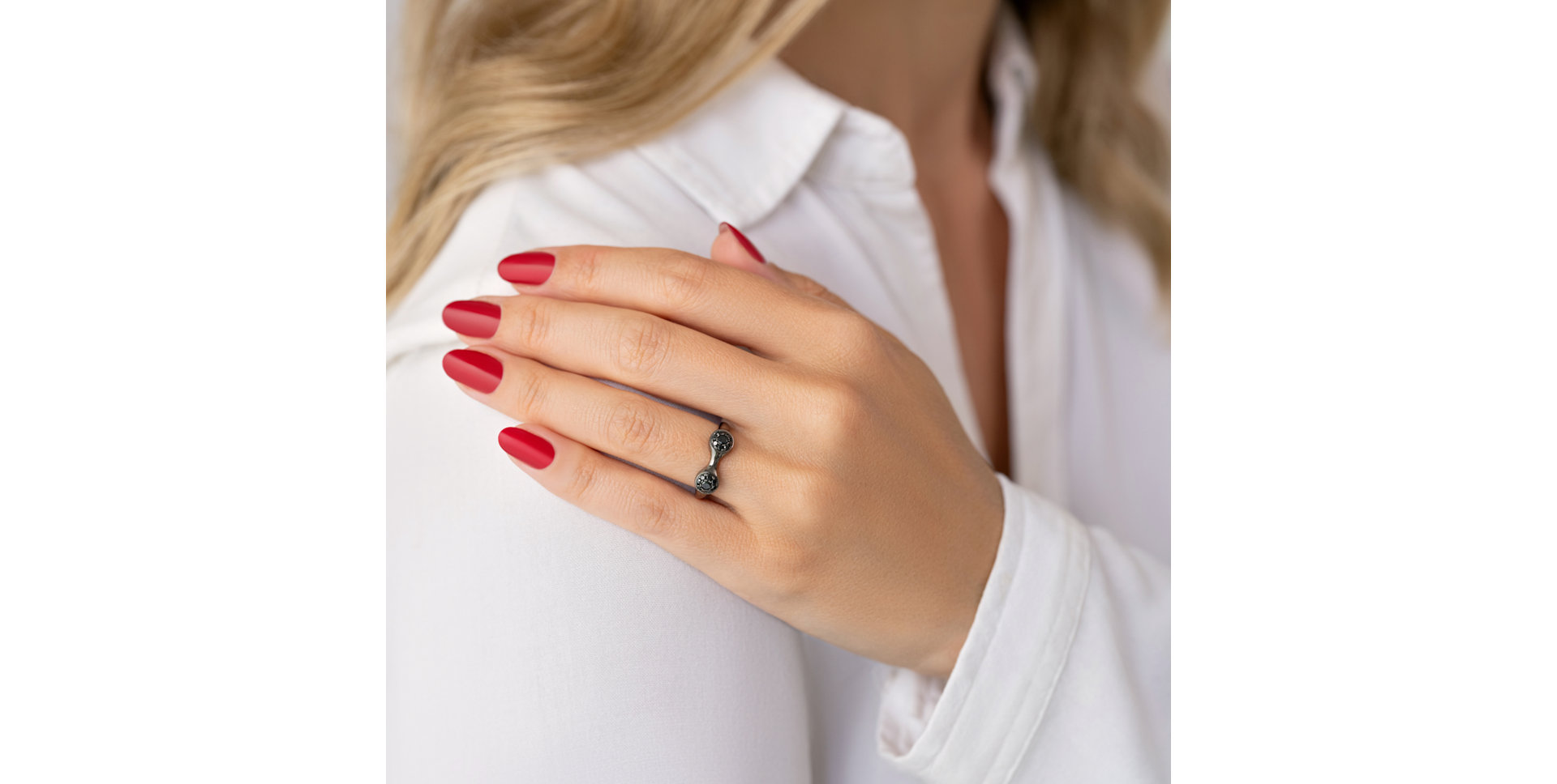 Ring with black diamonds Space Kiss