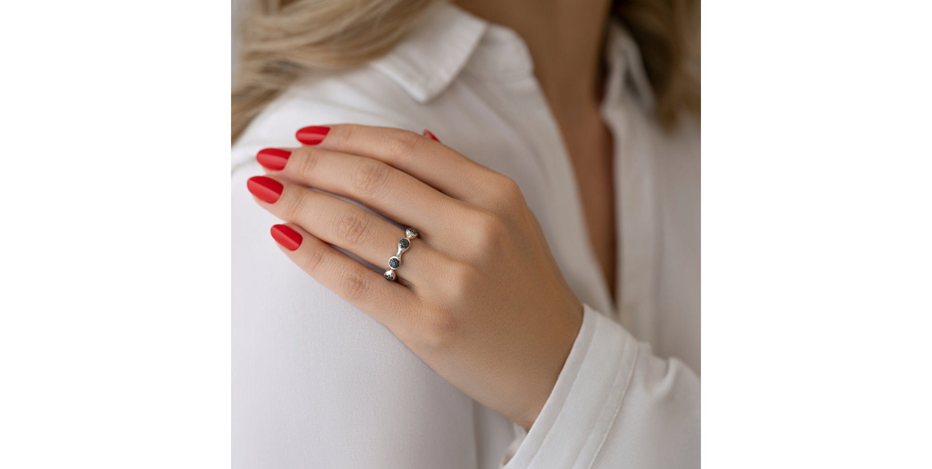 Ring with black diamonds Vesper Passion