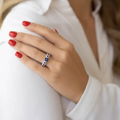 Diamond ring with Sapphire Danna
