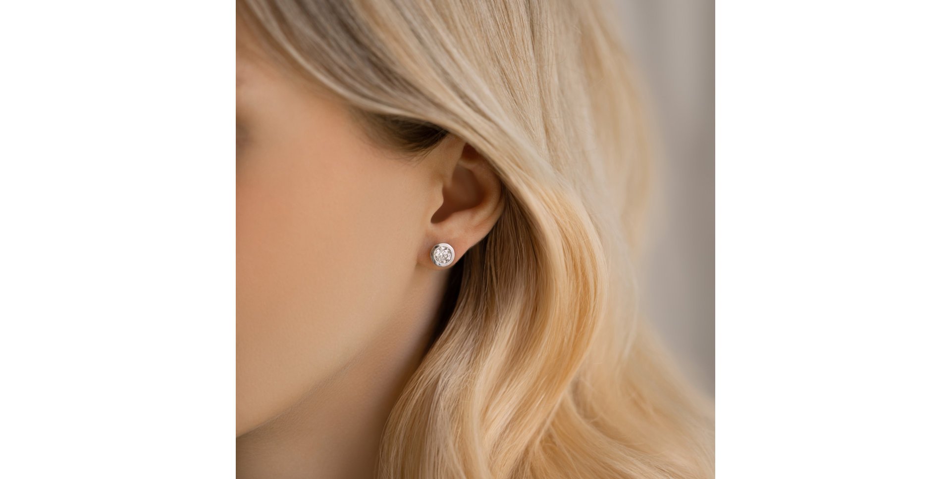 Diamond earrings Space Guardian