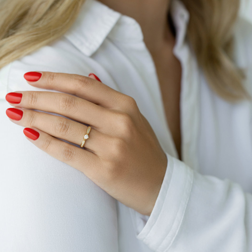 Diamond ring Moon King