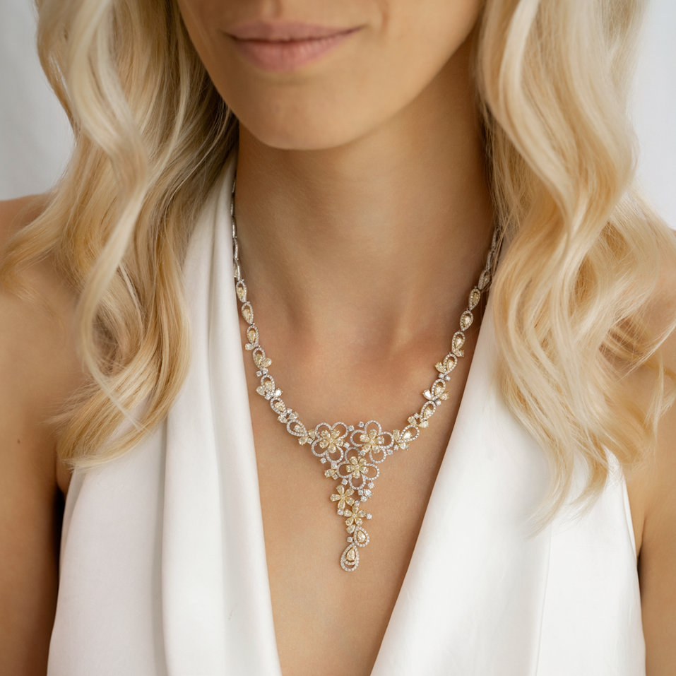 Necklace with yellow and white diamonds Imposant Lady