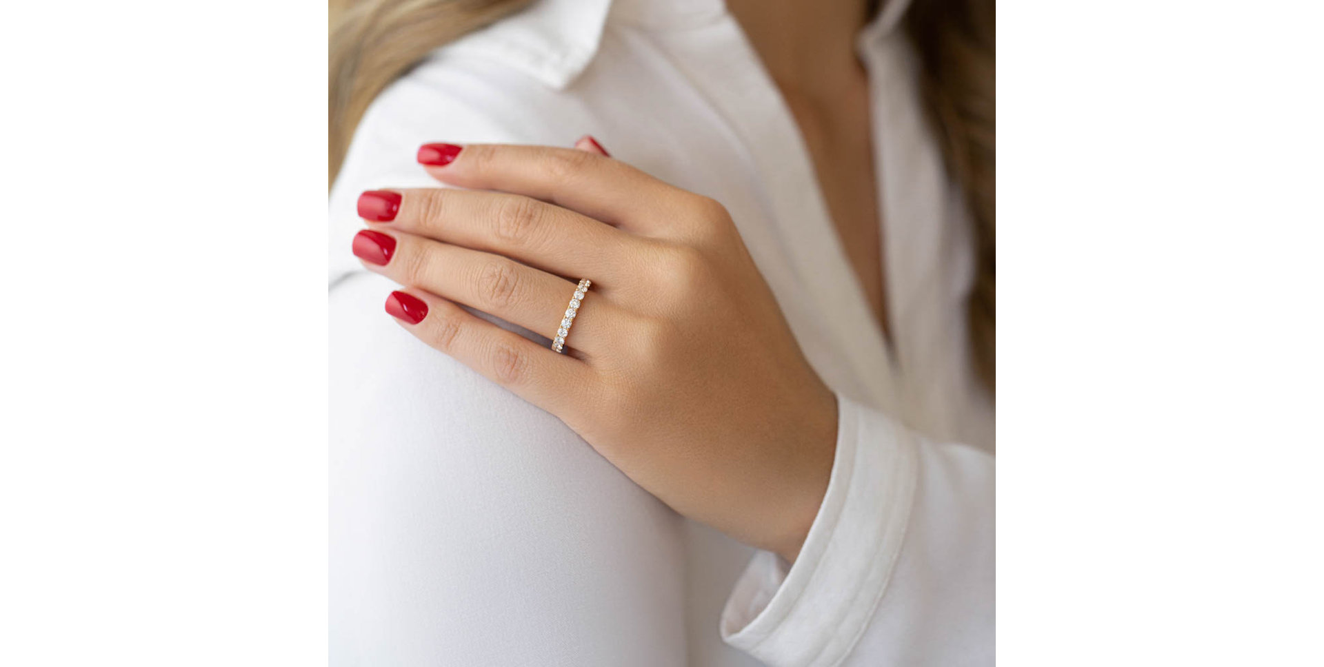 Diamond ring Glowing Ray