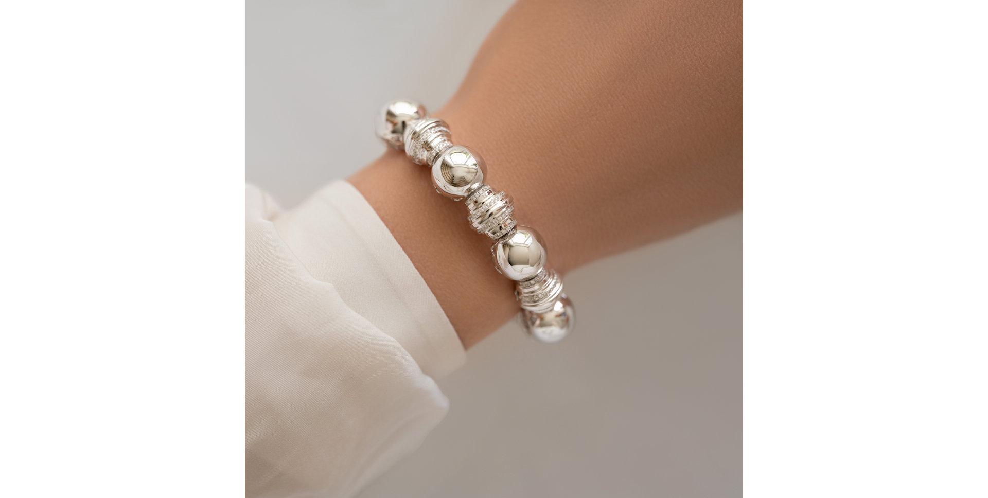 Bracelet with diamonds Virgin Poetry