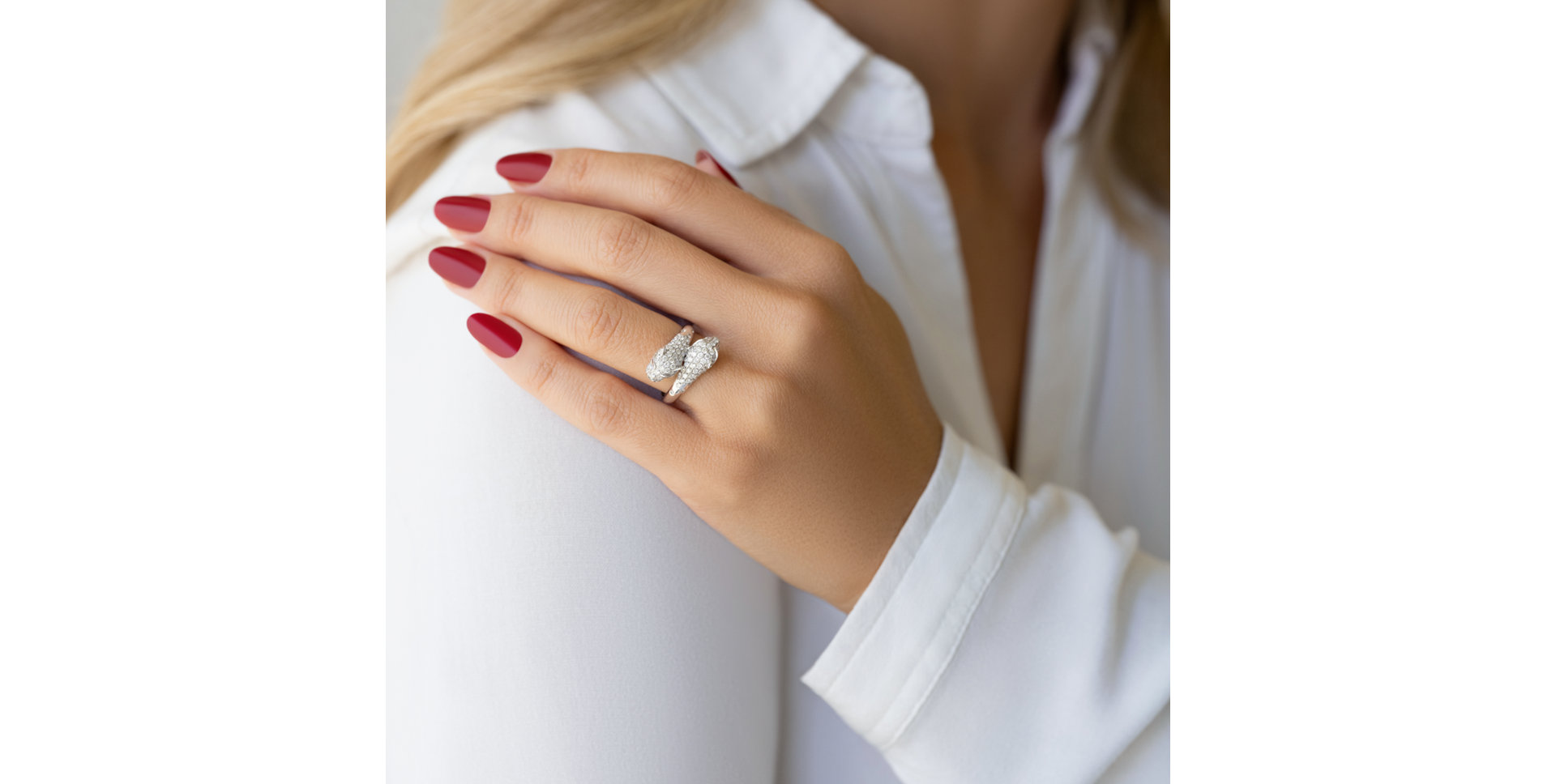 Diamond ring with Ruby Diamond Animal