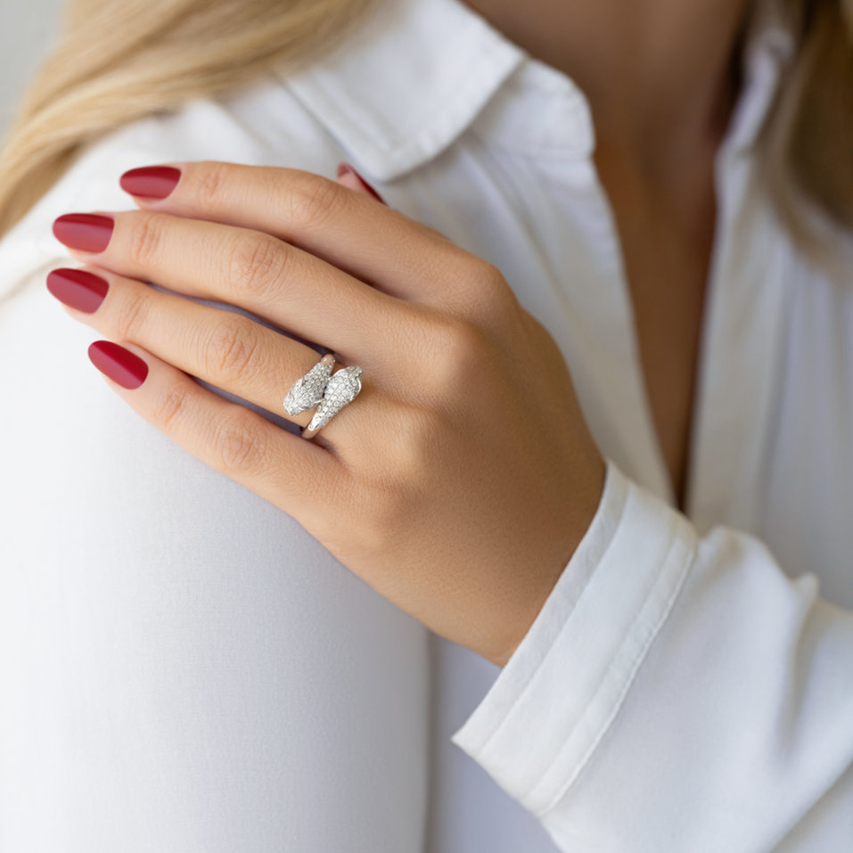 Diamond ring with Ruby Diamond Animal