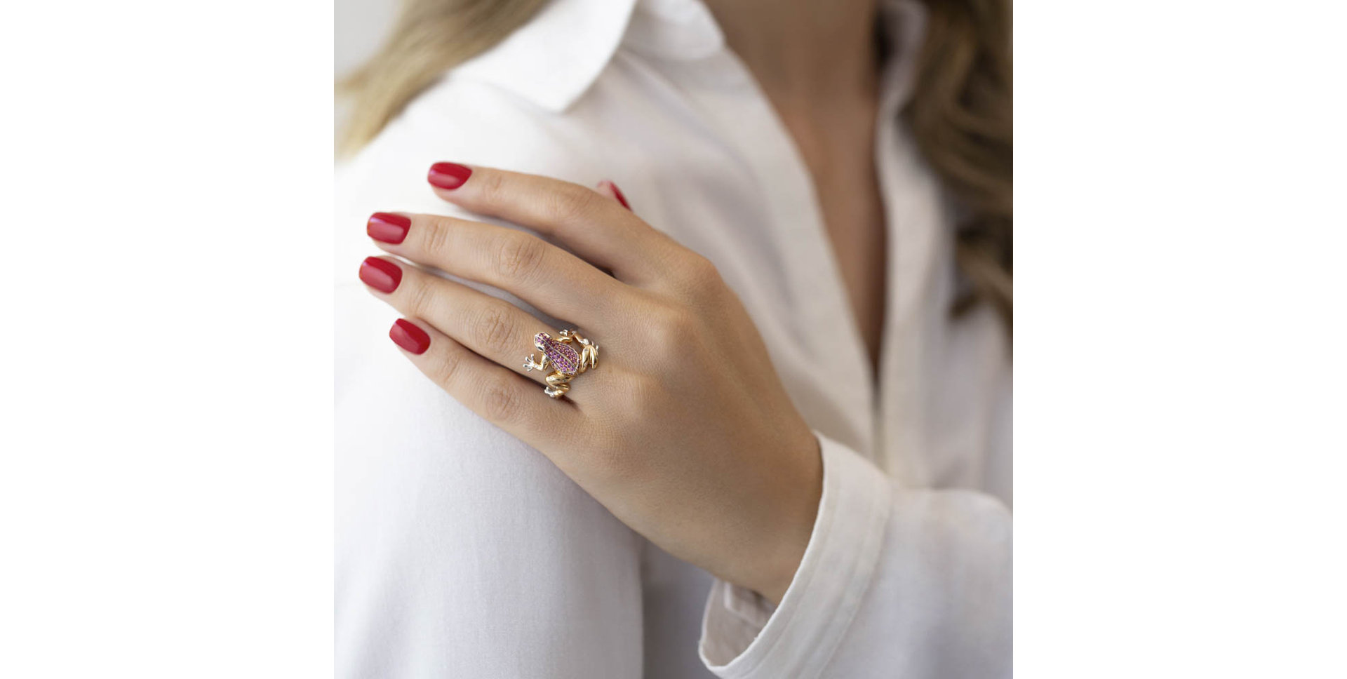 Ring with brown diamonds, Sapphire and Garnet Fairytale Frog