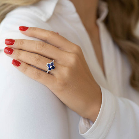 Diamond ring with Sapphire Sapphire Blossom
