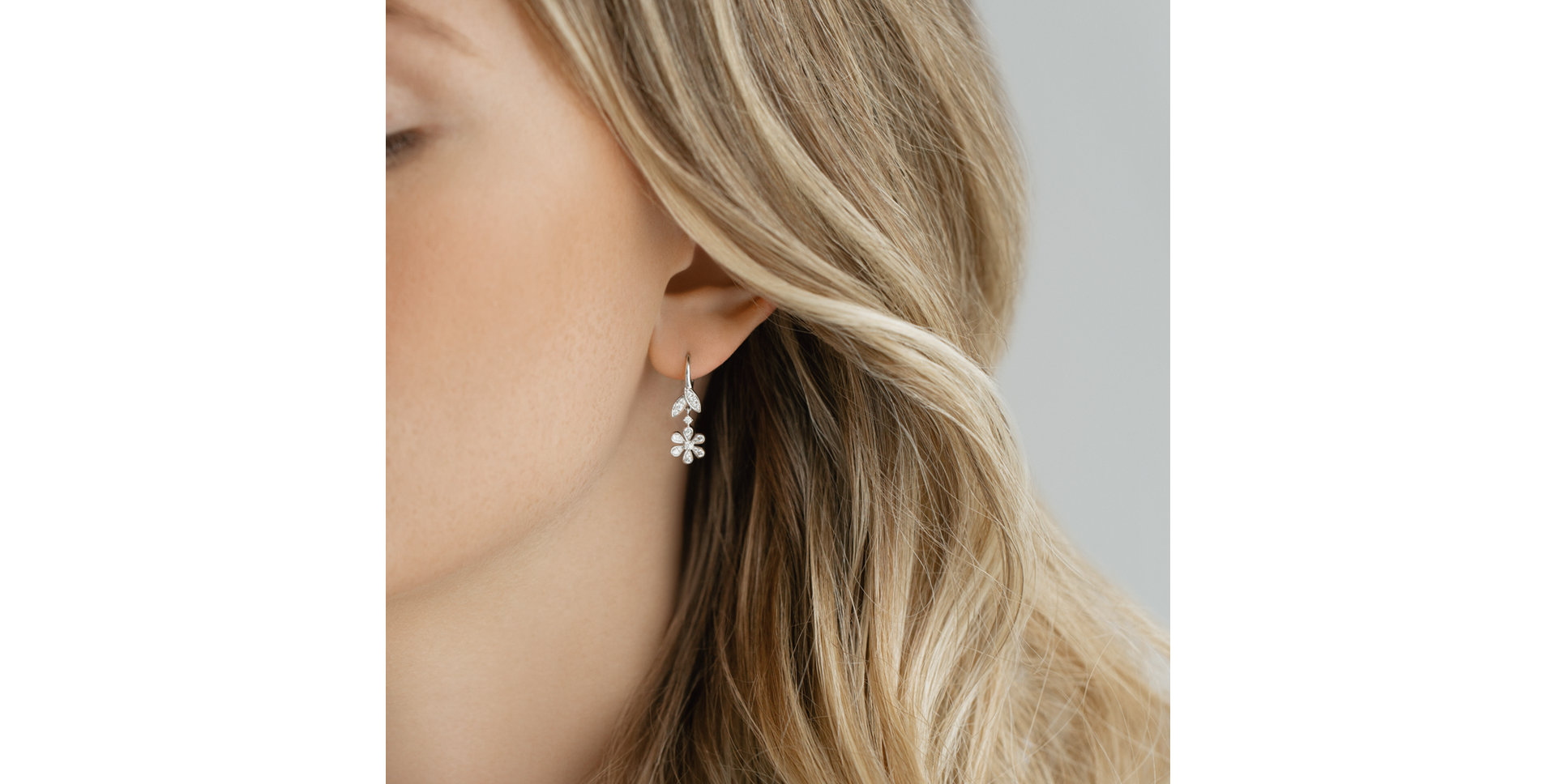 Diamond earrings Daisy Flower