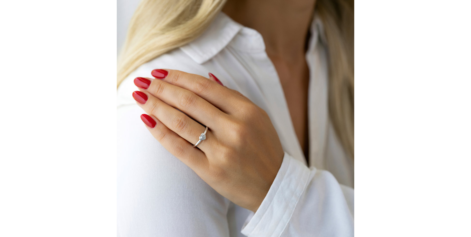 Diamond ring Divine One