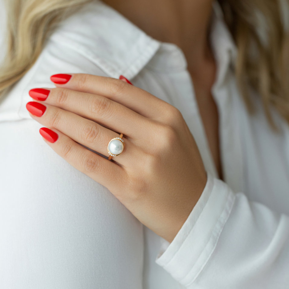 Diamond ring with Pearl Nuvole Bianche